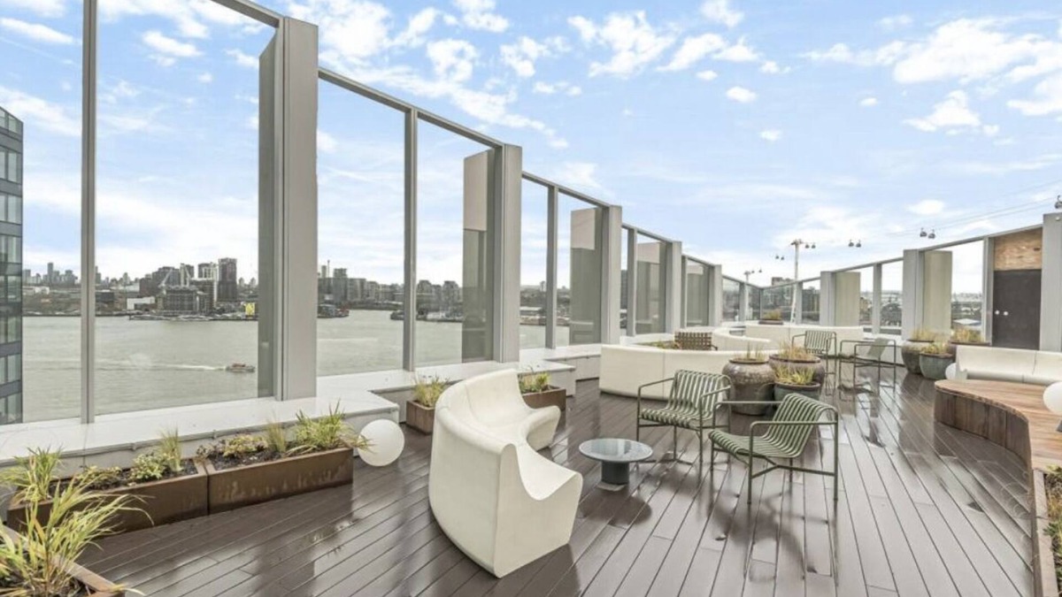 Peninsula Apartment | Stylish 1-bed Apartment in London