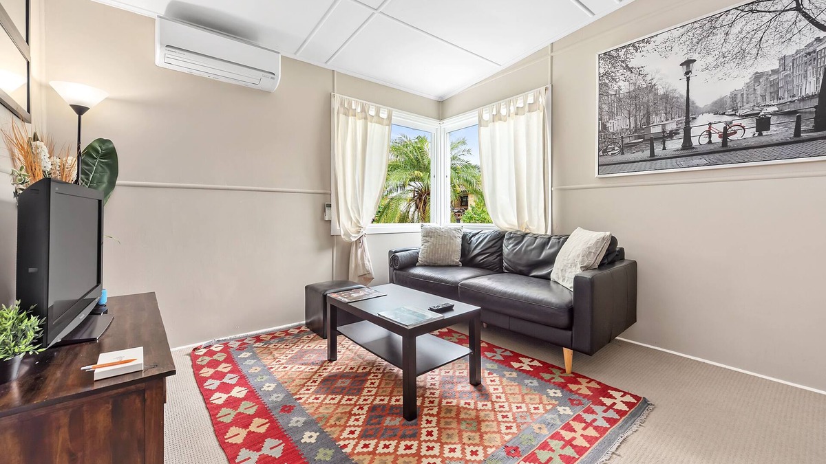 New Farm Apartment | Stylish 1 Bedroom Apartment ~ New Farm