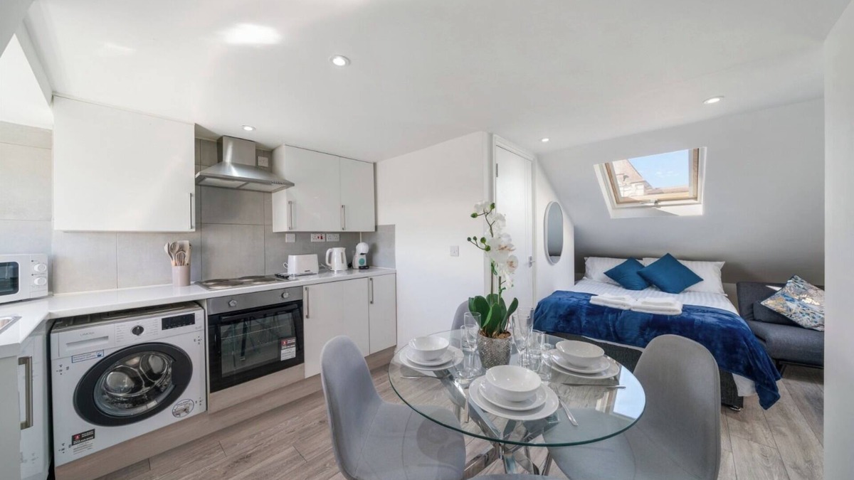 Tooting Apartment | Stylish 1- Bedroom Flat – Central Location, Steps from Tourist Attractions