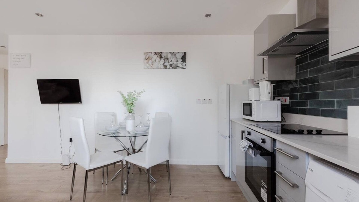 West Ealing Apartment | Stylish 1BDR in West Ealing – Ideal Location!