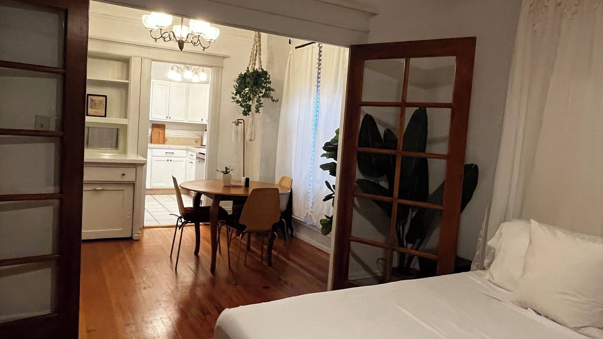 Alphabet Historic District Condo | Stylish 1BR condo in historic building- premium location in Nob Hill NW Alphabet
