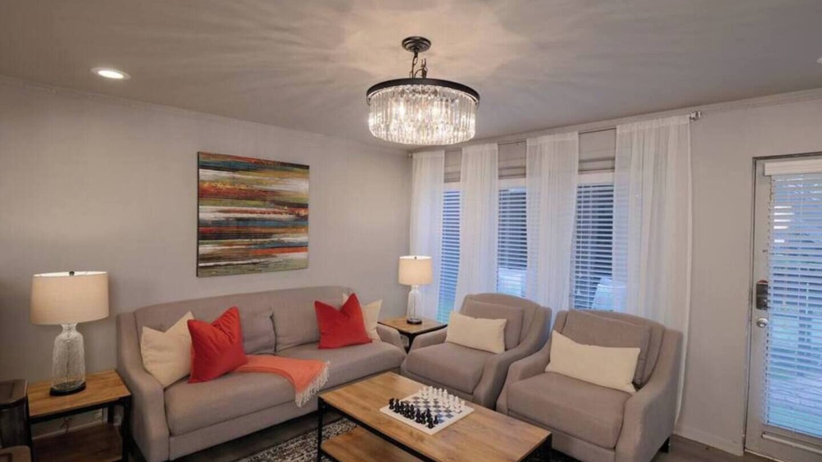 Old East Dallas Condo | Stylish 2-bed, 1 1/2 bath retreat in Central Dallas with private patio, pool access, and award-winning courtyard.