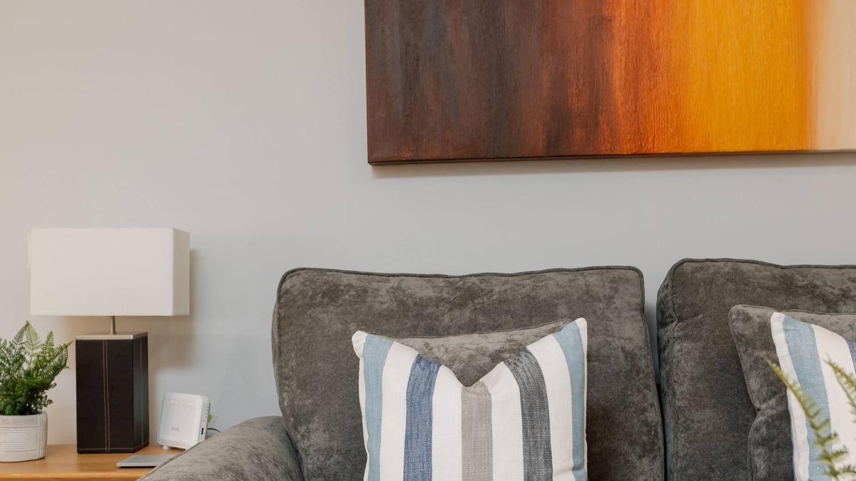 Newbury Apartment | Stylish 2 bed apartment at Smeaton Court, Newbury
