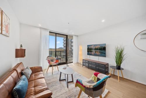 Phillip Apartment | Stylish 2-Bed Apartment with Luxe Amenities Access
