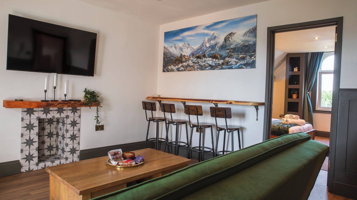 Exeter Apartment | Stylish 2 bed Apt in Exeter - Free parking, Self Check-In! Sleeps 2-4