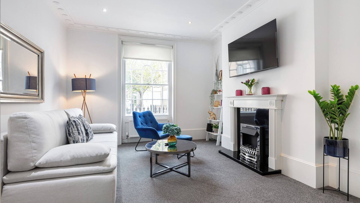 Kings Cross St. Pancras Apartment | Stylish 2 Bed APT w/Garden by St Pancras International