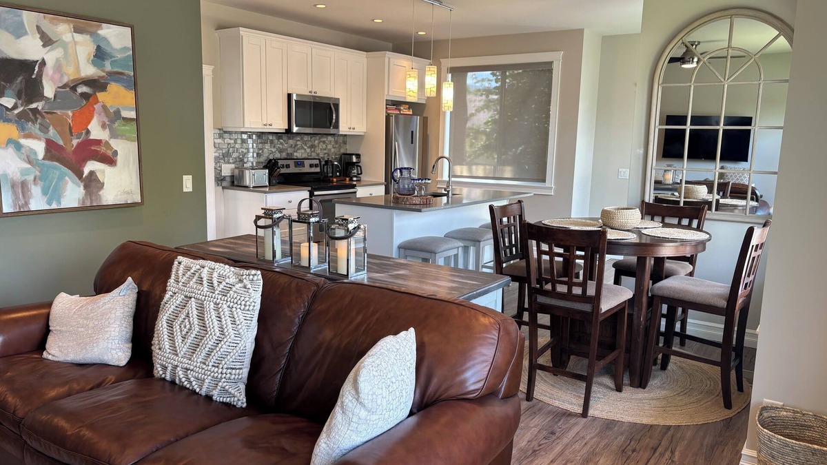 Glenmore House | Stylish 2-Bed Modern Home: Private Backyard, Deck & Patio, Short Ride to Lake