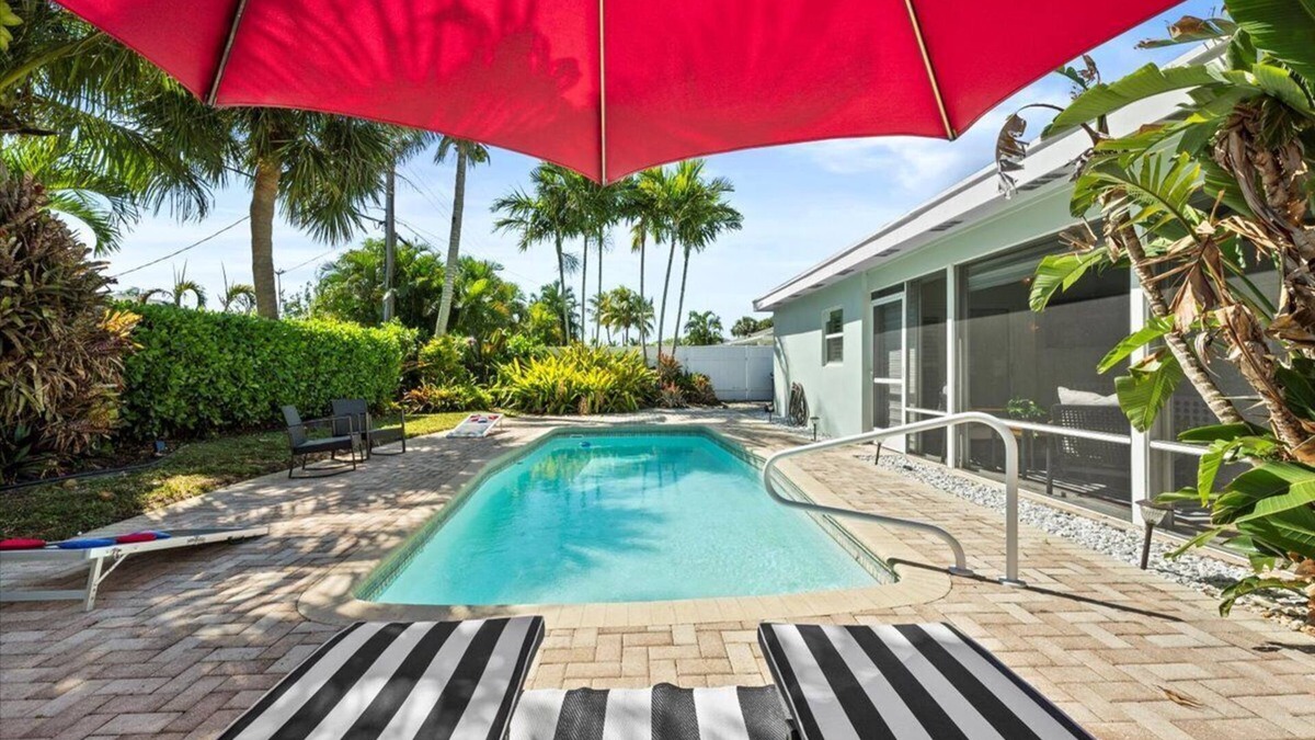 Tequesta House | Stylish 2-Bedroom, 2-Bathroom Home with Heated Pool – Just Steps from the Beach!