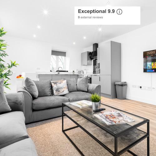Smethwick Apartment | Stylish 2 Bedroom Apartment - Gated Parking & Balcony - Top Rated - 8MC