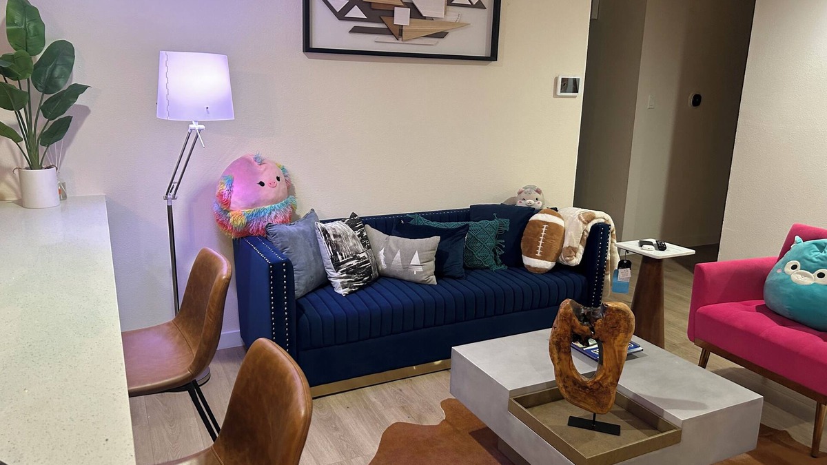 Barrington Oaks House | Stylish 2 bedroom house with office in Austin, near Domain,Apple,Downtown,Dell