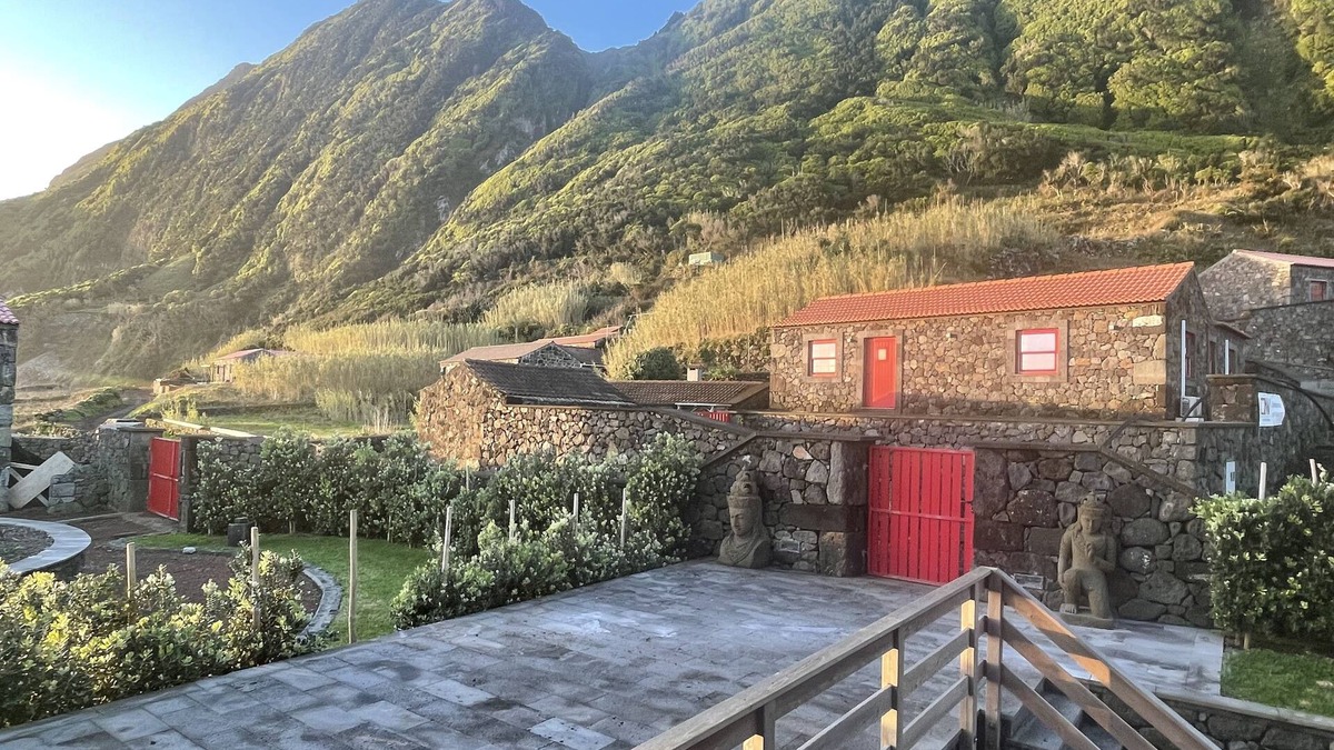 Calheta House | Stylish 2 Bedroom Stone House With Stunning Views, São Jorge, Azores (Vista)