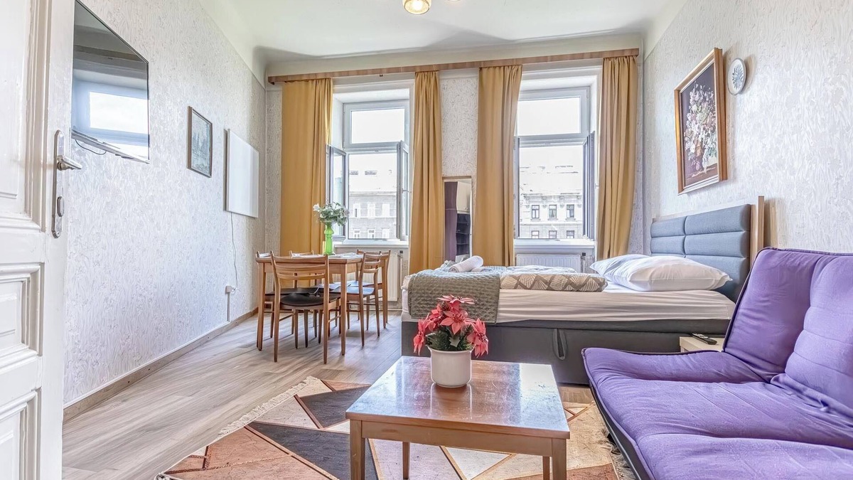 Brigittenau Apartment | Stylish 2BR Apt Garden Modern Comforts