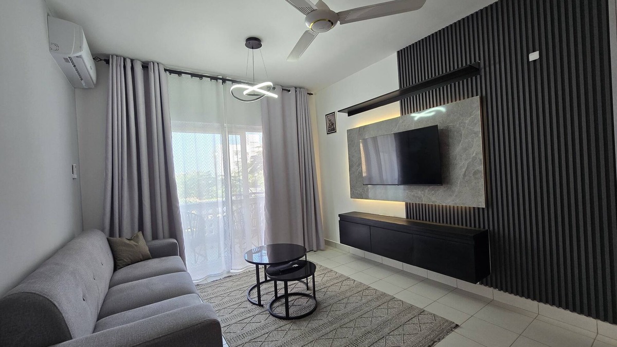 Tunguu Apartment | Stylish 2BR Apt with Balcony