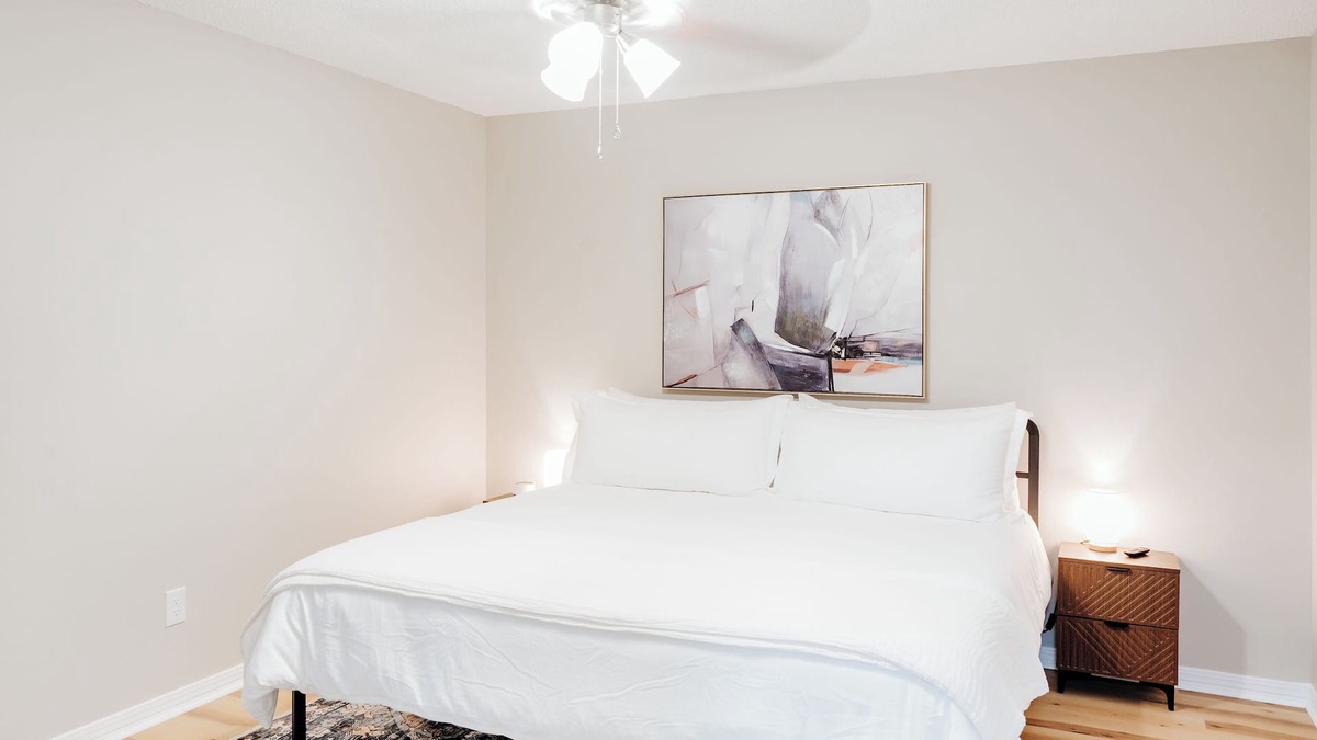 Mobile Apartment | Stylish 2BR Escape | Relax in Modern Comfort