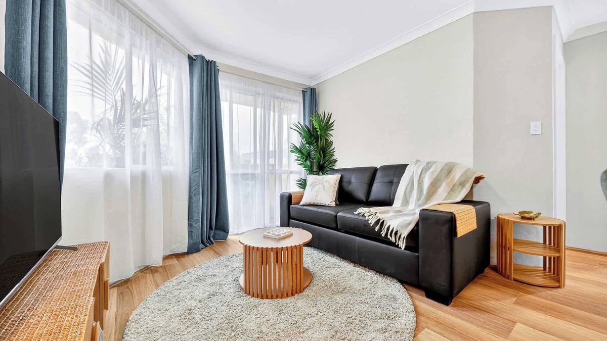Fremantle Apartment | Stylish 2BR Fremantle Apartment with Pool Access