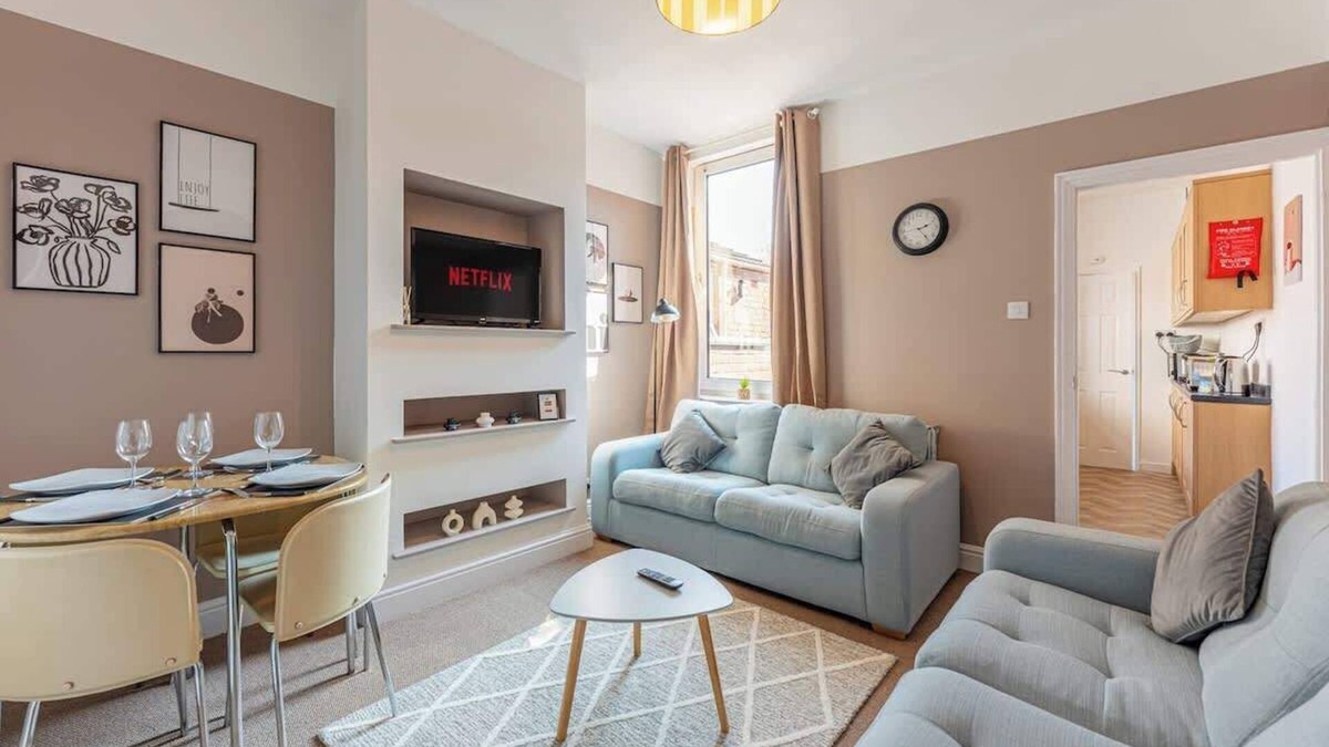Coventry House | Stylish 3-Bed House near NEC - HS2 - BHX Airport
