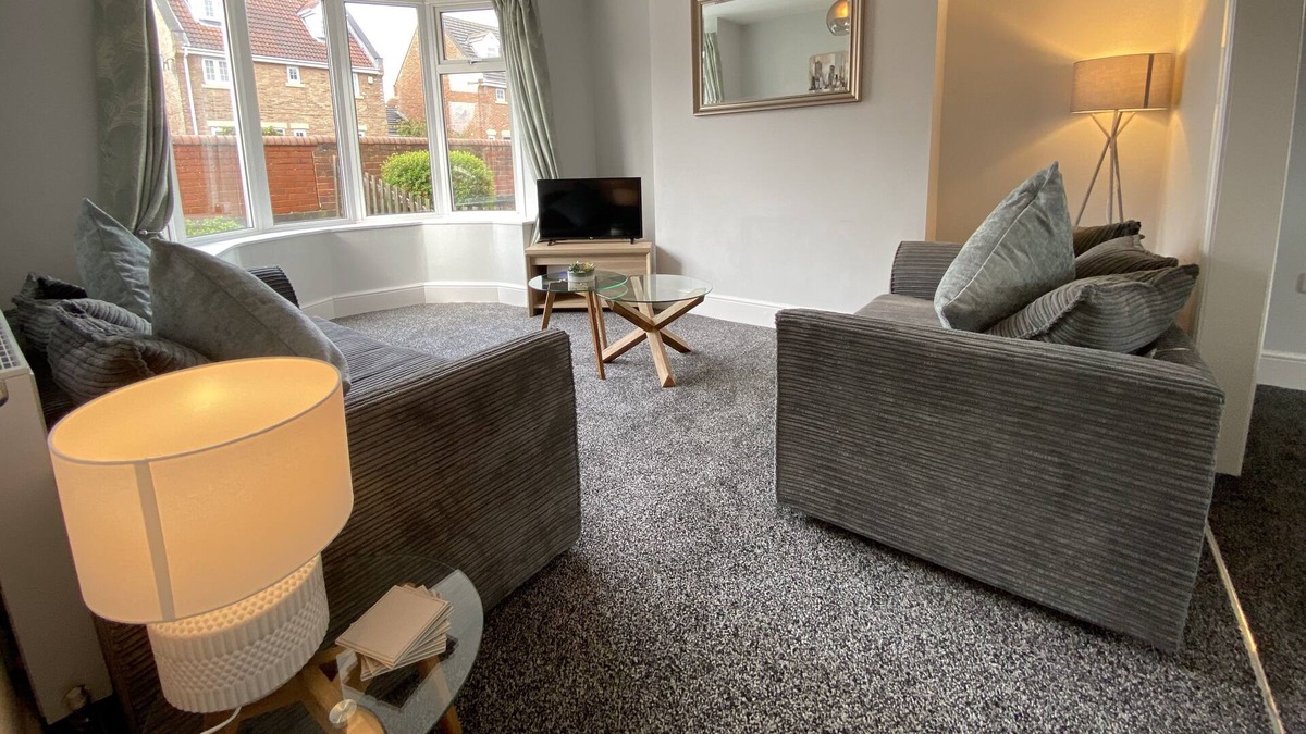 Doncaster House | Stylish, 3-bedroom home, with parking on premises
