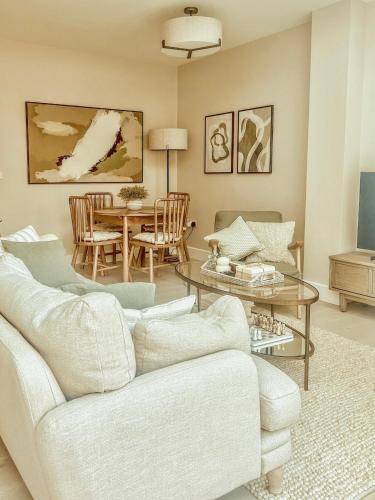 Winchester House | Stylish 3BD Townhouse in Central Winchester