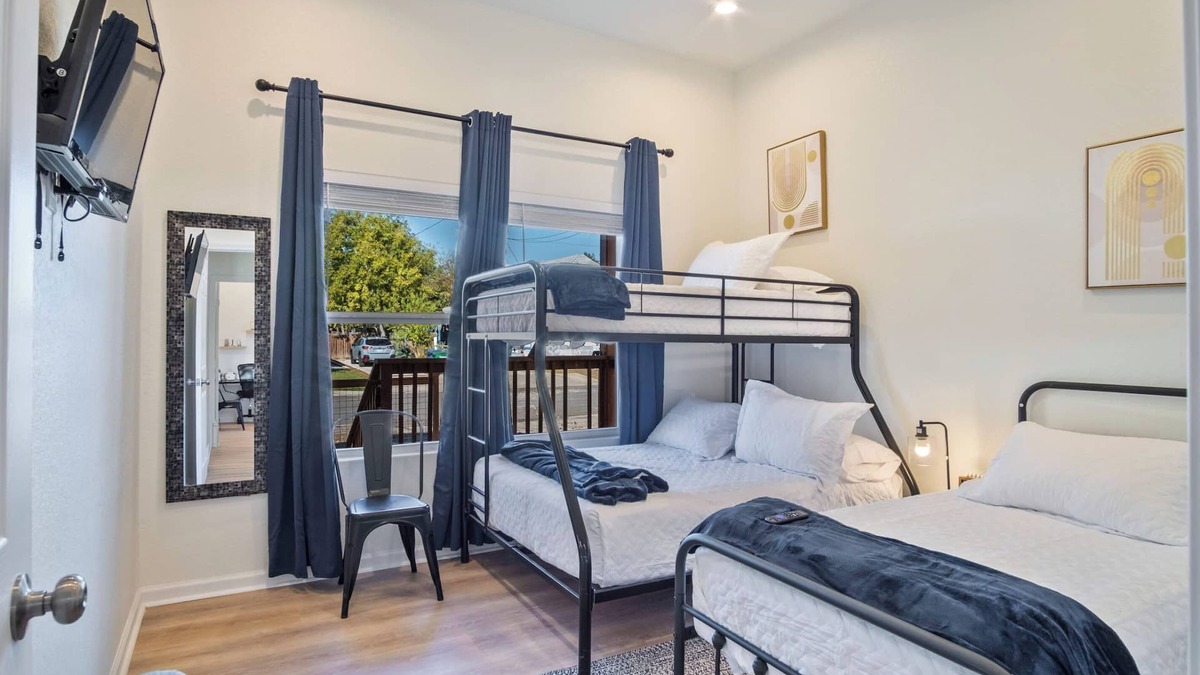 Denver Heights Cottage | Stylish 3br/2ba Urban Retreat Near Lively Downtown