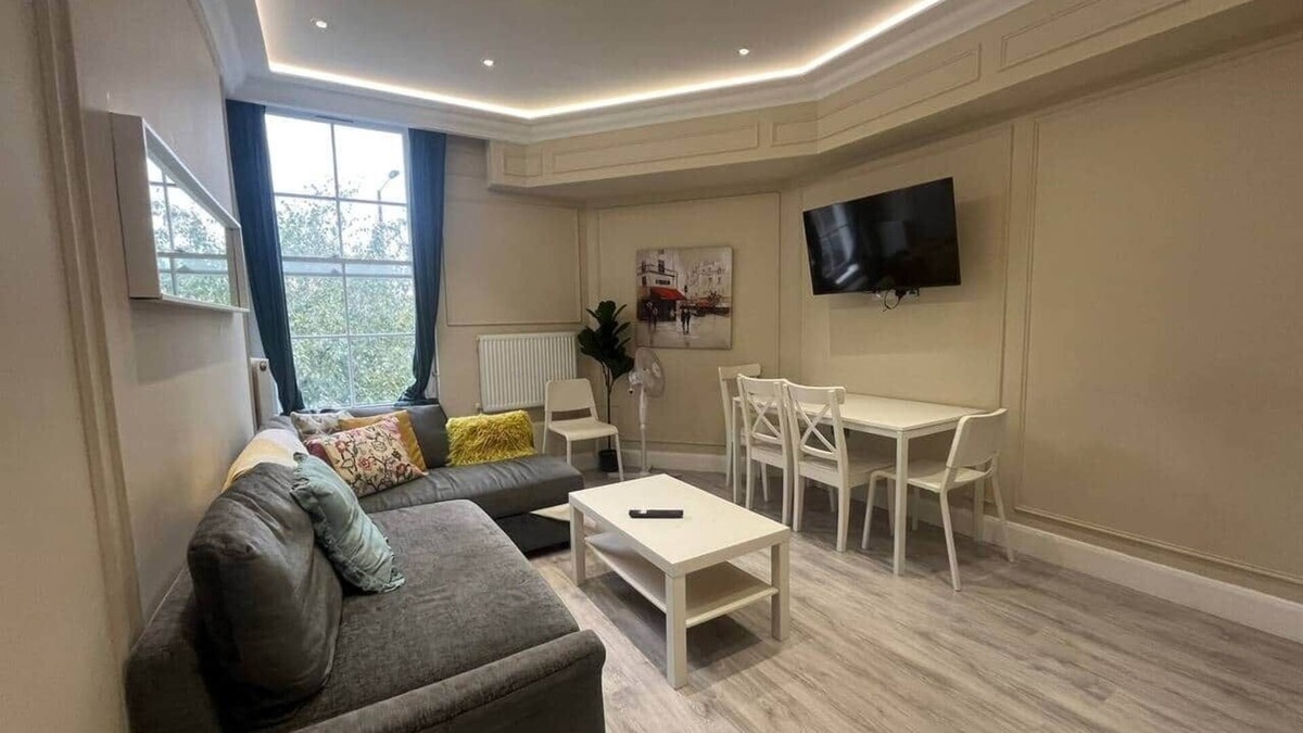 Little Venice Apartment | Stylish 3BR/3BA Flat w/lift - Maida Vale