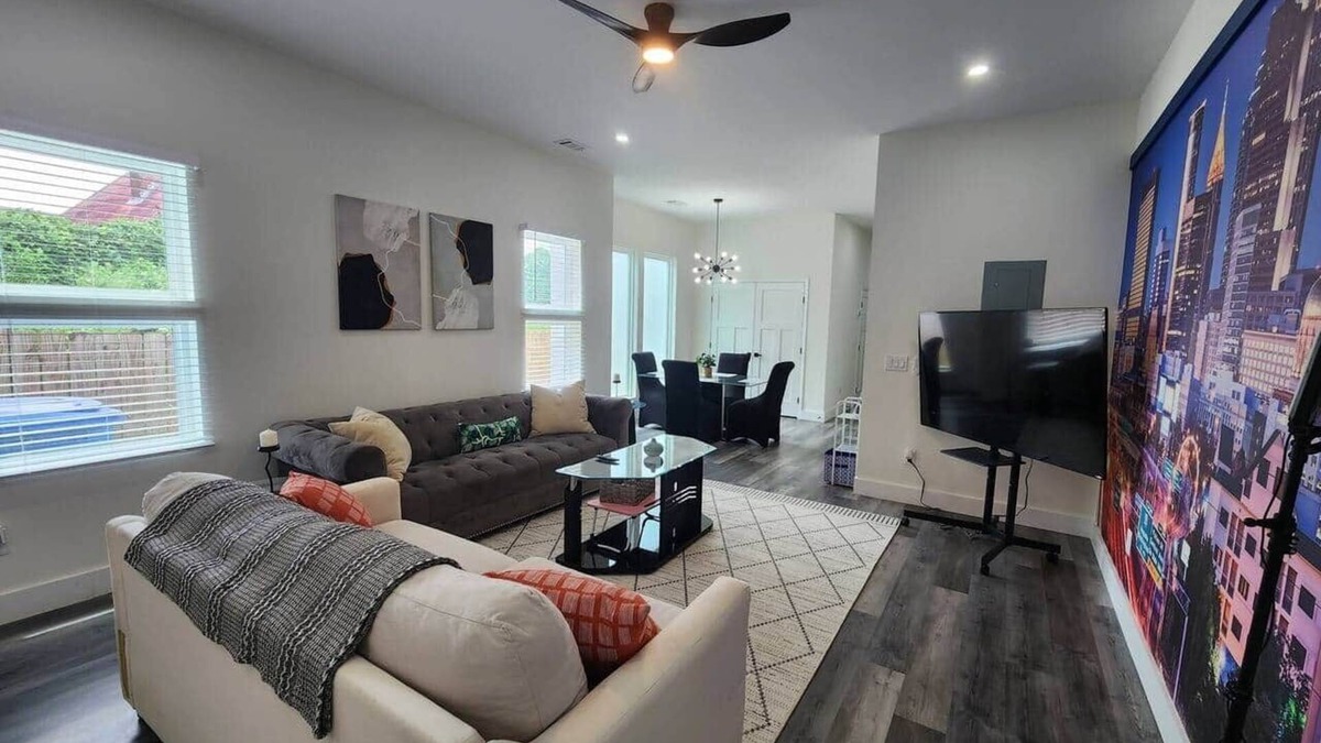 Sylvan Hills Apartment | Stylish 3BR Apt w/King Suite