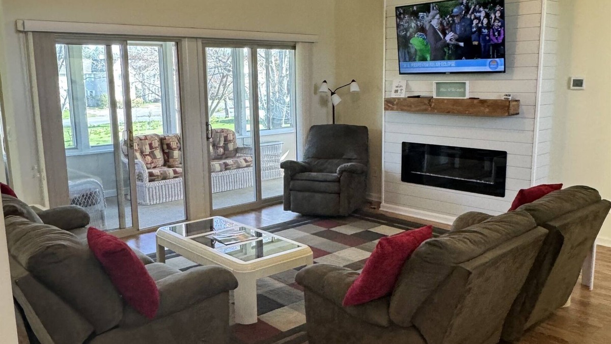Plantations East Condo | 🏖️ Stylish 3BR Beach Condo | Close to Lewes & Rehoboth | Parking + Porch