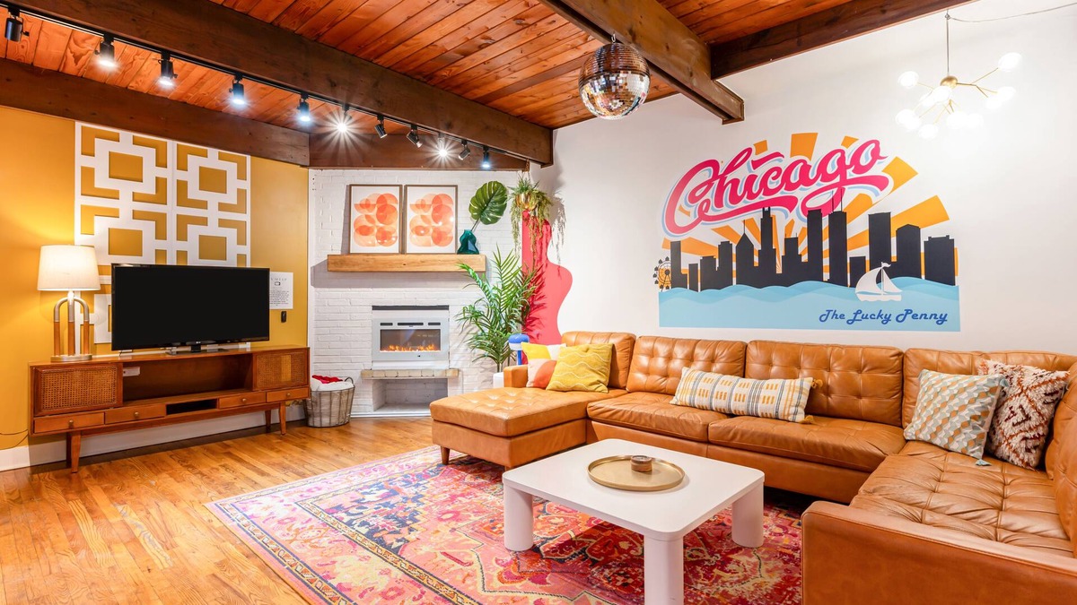 Park West House | Stylish 3BR Lincoln Park Townhouse, Rooftop Deck & King Suite
