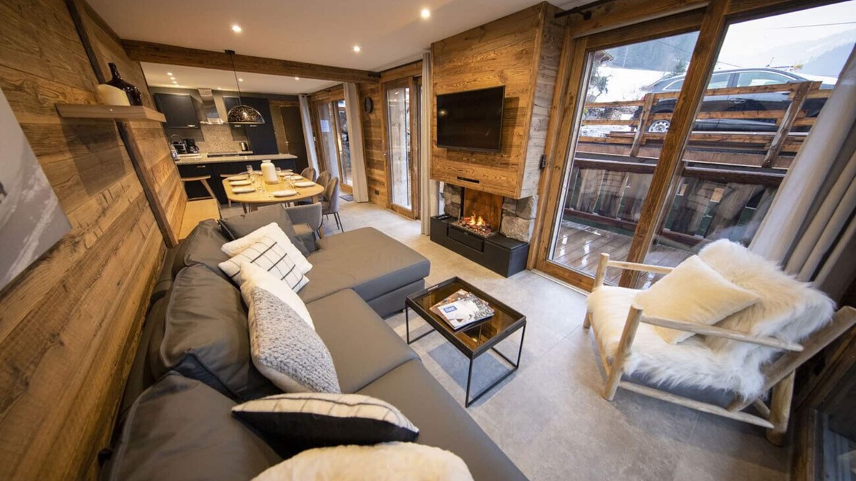Morzine Apartment | Stylish 4 Bedroom Apartment with Scandinavian Hot Tub