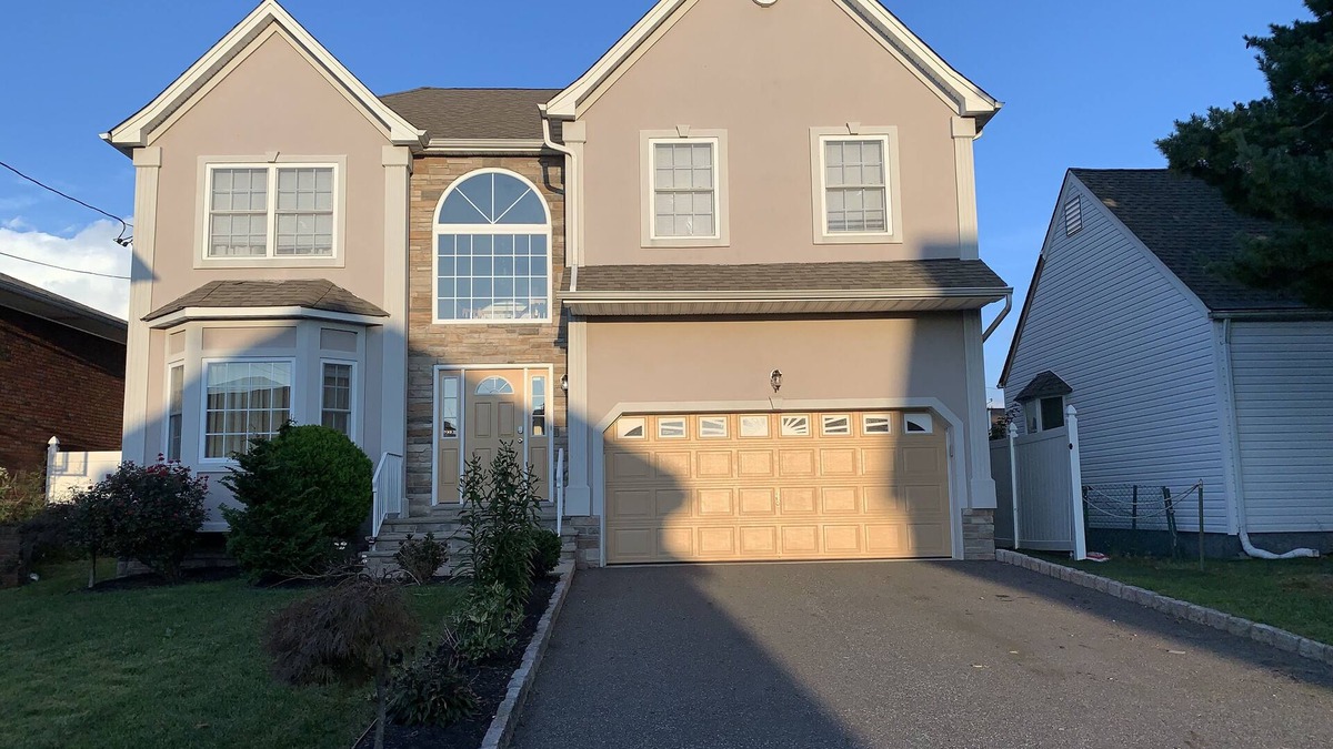 Kenilworth House | Stylish 4 bedroom with fireplace