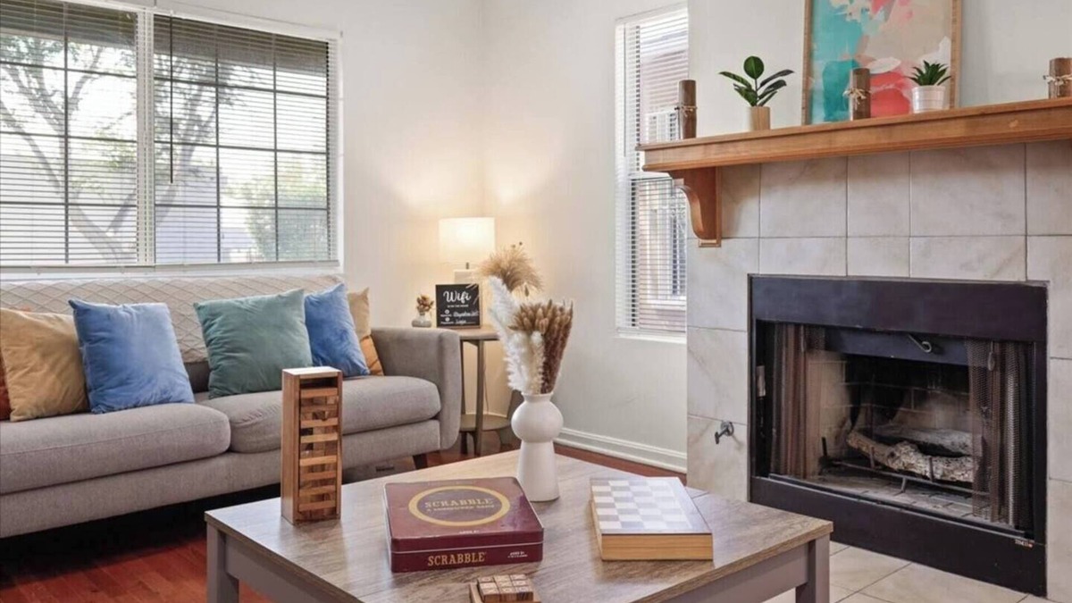 Lucerne - Higuera House | Stylish 4BR Minutes to Venice Beach Sleeps 16+