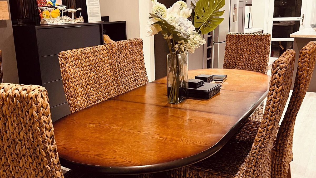 Kidderminster House | Stylish 5-Bed Home, Off-Street Parking, for families, groups, or business stays
