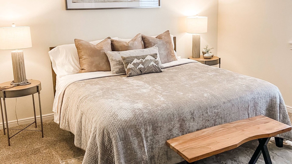 Sandy House | Stylish 5-bedroom home, close access to ski resorts