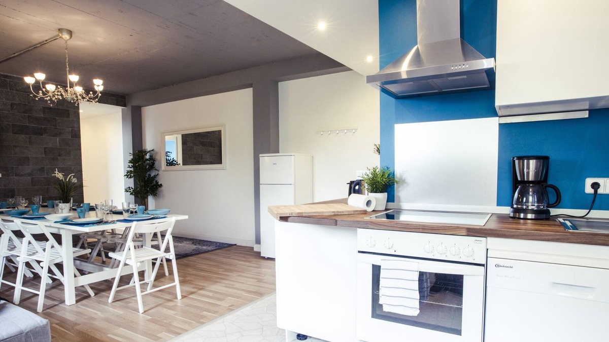 Tempelhof Apartment | Stylish 5 room apartment