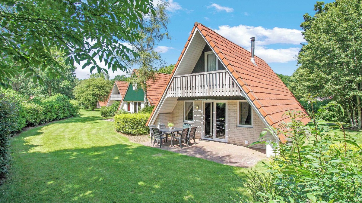 Gramsbergen House | Stylish 6-person bungalow with a renewed look in the Vechtdal, featuring a dishwasher, washing machine, Wi-Fi and terrace – enjoyment for young and old.