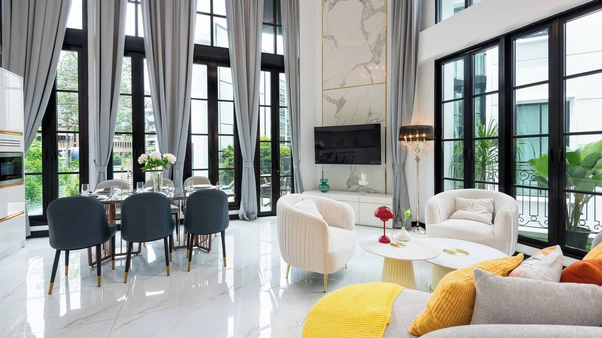 Phra Khanong Nuea Villa | Stylish 7beds Poolhouse With Cinema & Lift - 2min to BTS