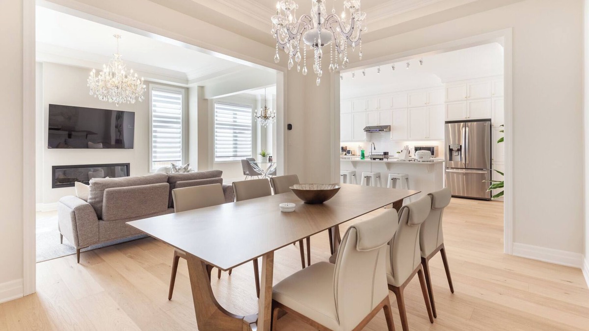 Markham House | Stylish and Brand New: Your Cozy 4-bedroom Getaway