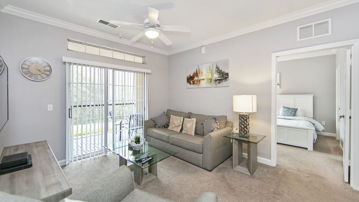 Four Corners Apartment | Stylish Apartment close to Disney, Universal and Championsgate.