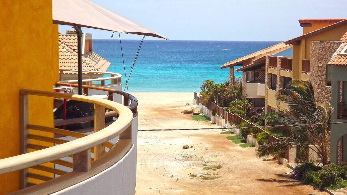 Santa Maria Apartment | Stylish Apartment in Great Location - Sea View - Close to Beach and Free Wi-Fi