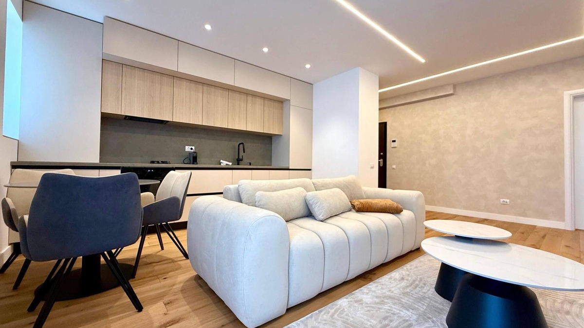 Bucharest Apartment | Stylish apartment on Lake Pantelimon with private parking space