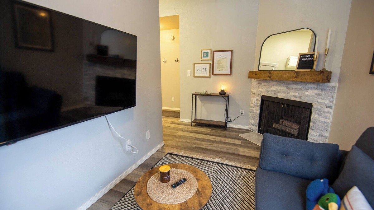 North Star Apartment | Stylish Apartment on the Chester Creek Trail