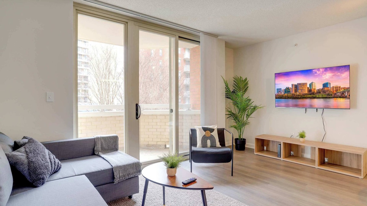 Ballston Apartment | Stylish Apartment Perfect to Business Travels!