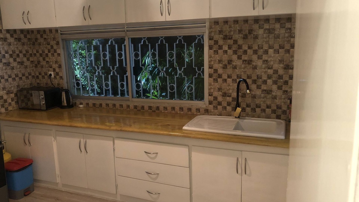Douala Apartment | Stylish apartment wifi & free parking