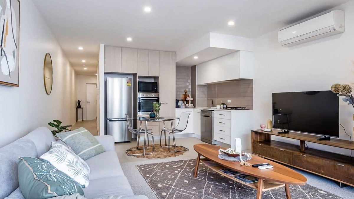 West End Apartment | Stylish Apartment with Rooftop Pool