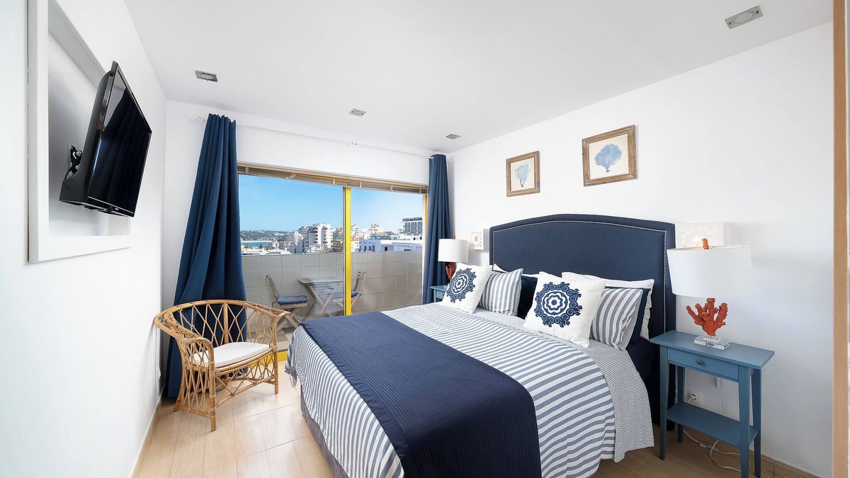 Praia da Rocha Apartment | Stylish Apartment with a view and beach