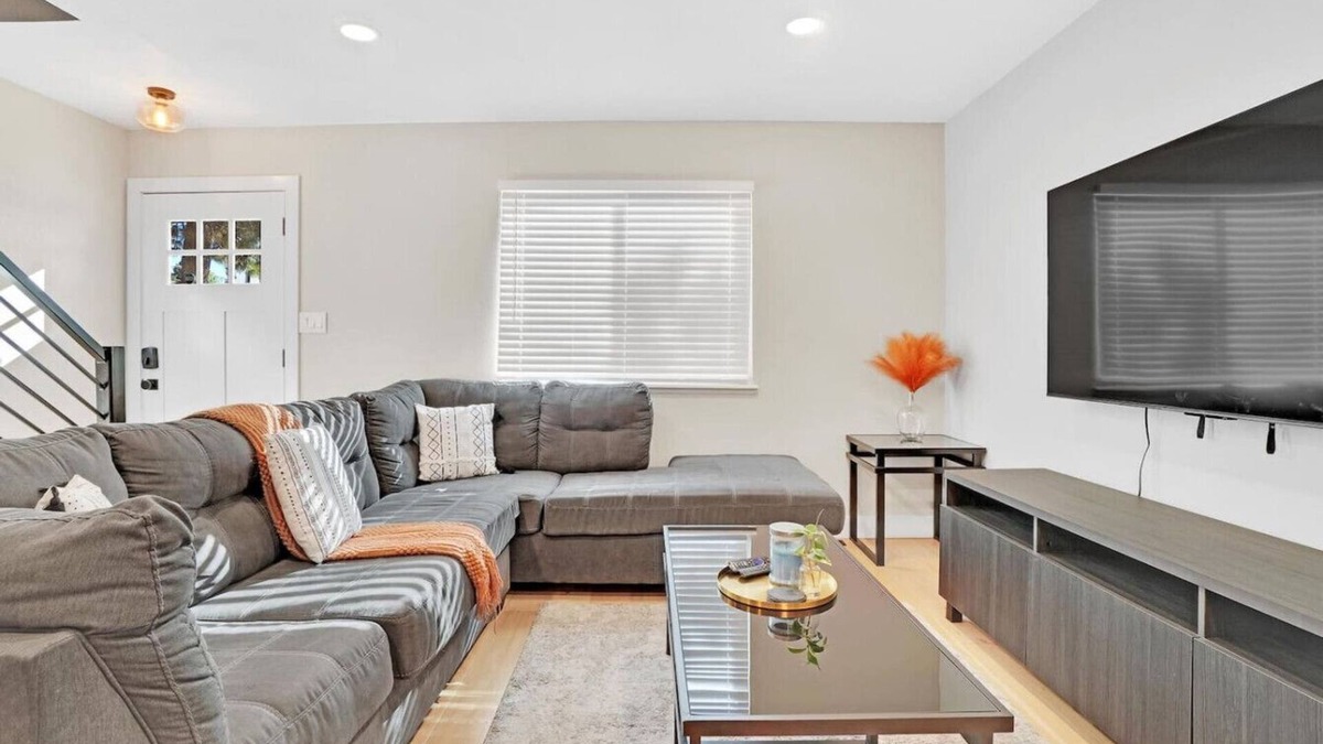 Scenic Heights House | Stylish Arvada Duplex | 10 Min to Olde Town & Denver