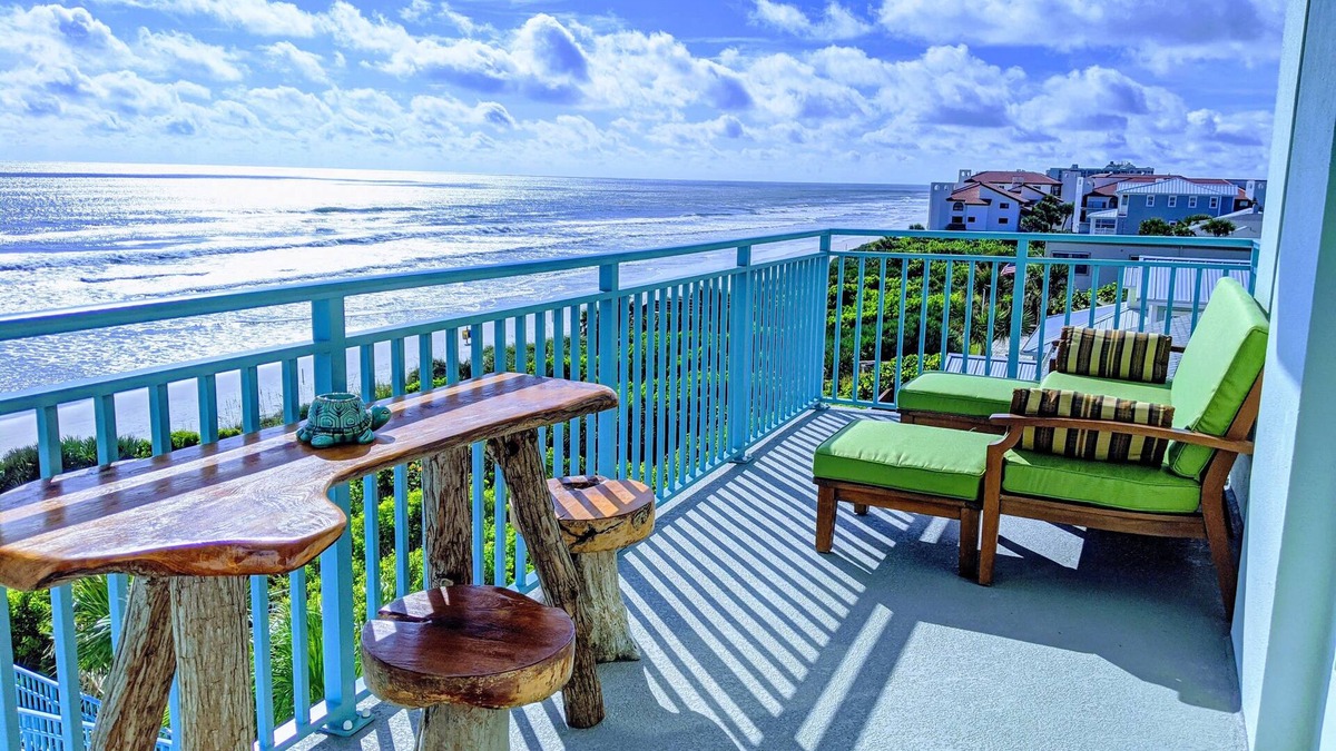 New Smyrna Beach Condo | Stylish beach front condo with spectacular view!