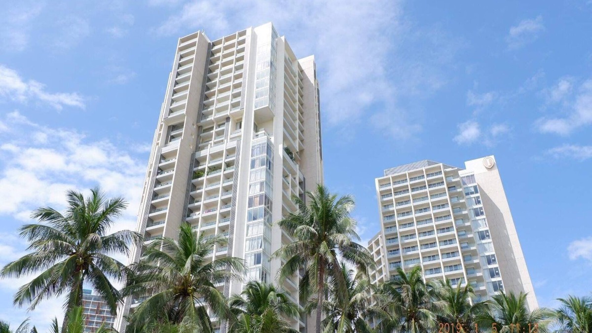 Tran Phu Beach Apartment | Stylish beachfront Studio @The Costa Residences