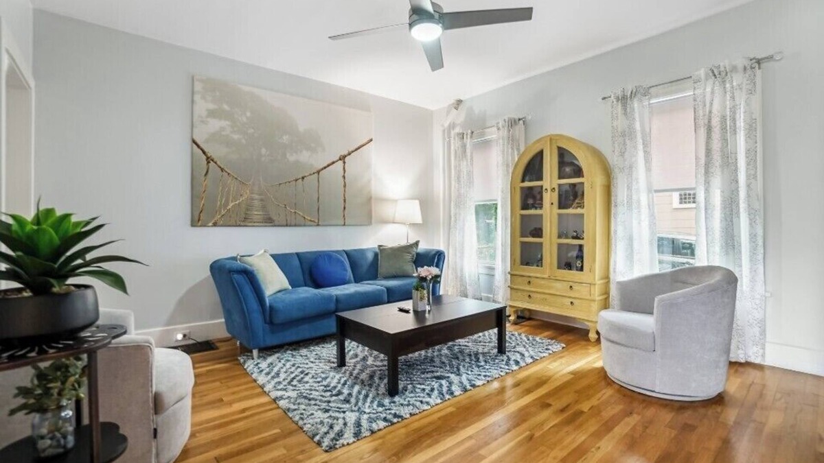 Lower Washington - Mount Hope House | Stylish Boston Getaway Near Arboretum & T Station!