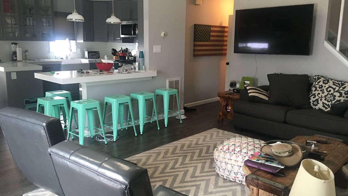 North Beach Haven House | Stylish Brant Beach Oceanside House. Recent Remodel, 3 houses to Ocean & by BBYC