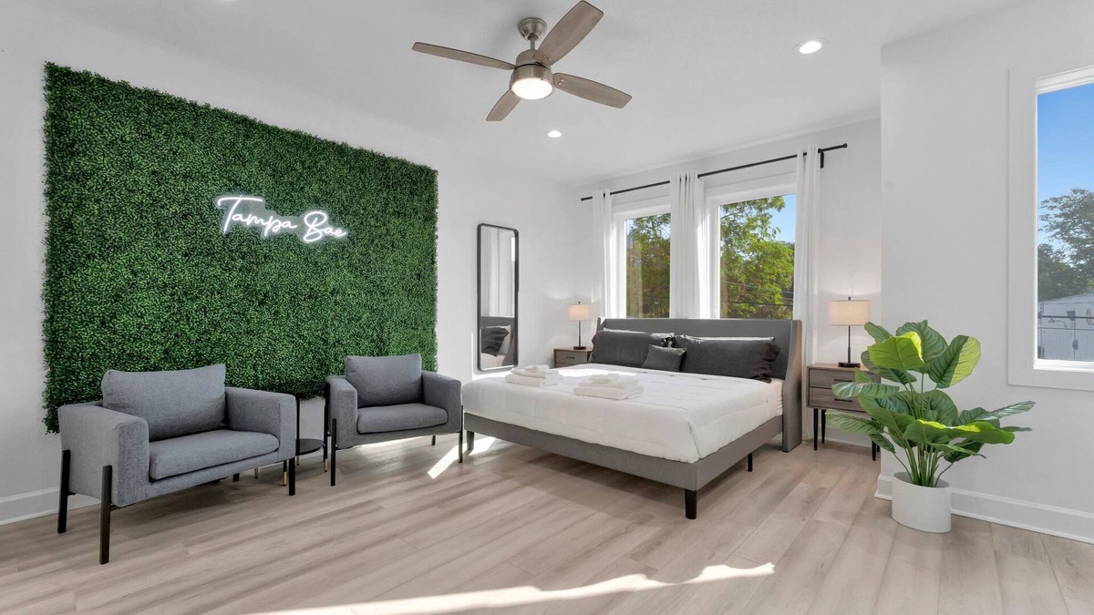 Tampa Heights House | Stylish, Bright & Cozy ~ 4 mins to Downtown Tampa, free Parking